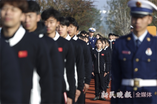 必威田径场边的水壶有怎样的新用途?(图10) 必威田径场边的水壶有怎样的新用途?(图10)