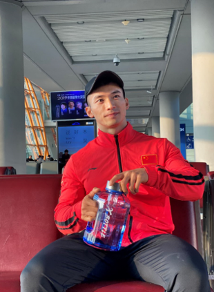 必威郑少忠钟爱XBOTTLE运动水壶健身运动新标配(图2)