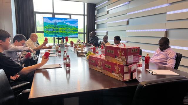 必威热浪来袭出“凉”策 解暑降温有“凉”方(图2)