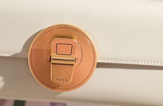 必威这个夏天可以天天背的上班包千元预算选这5款(图18) 必威这个夏天可以天天背的上班包千元预算选这5款(图18)