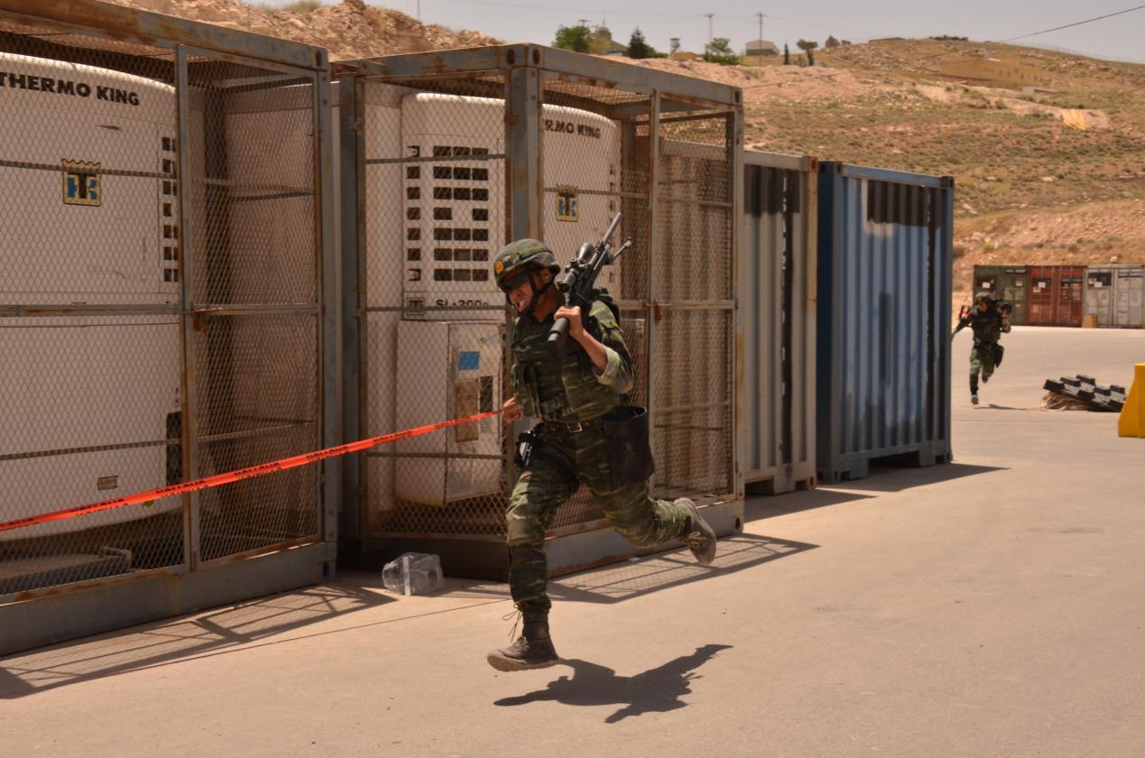 【解码“高原兵”】一心报必威国的兵——记“西南铁锤”邓招香(图3)