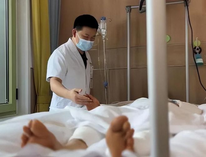 必威冷水壶烫伤老人家属索赔10000元厂家:我让你往里放烫水的(图13) 必威冷水壶烫伤老人家属索赔10000元厂家:我让你往里放烫水的(图13)