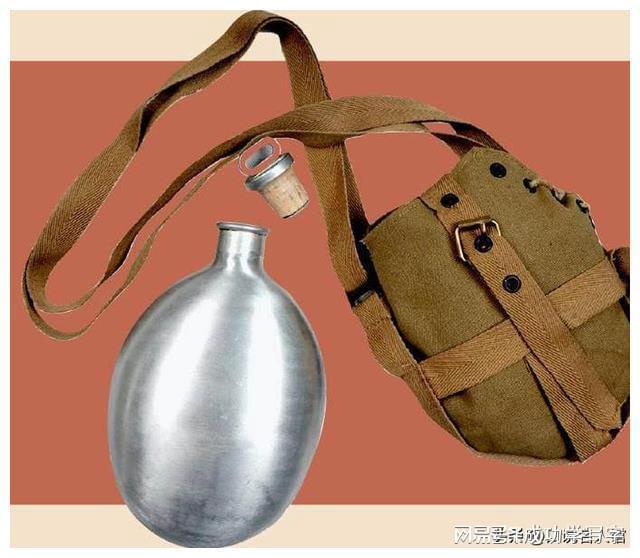 军用水壶几十年里经历了哪些变迁?见证了大国崛起的进程(图2) 军用水壶几十年里经历了哪些变迁?见证了大国崛起的进程(图2)