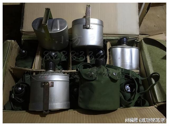 军用水壶几十年里经历了哪些变迁?见证了大国崛起的进程(图10) 军用水壶几十年里经历了哪些变迁?见证了大国崛起的进程(图10)