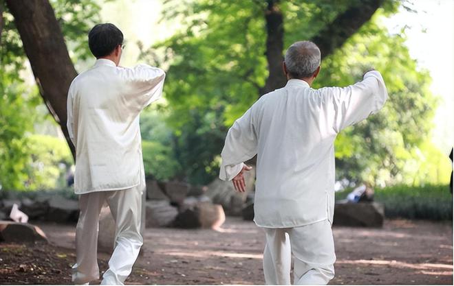 4种运动被称为“长寿运动”每天选一种坚持30分钟健康长寿(图8) 4种运动被称为“长寿运动”每天选一种坚持30分钟健康长寿(图8)