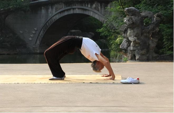 4种运动被称为“长寿运动”每天选一种坚持30分钟健康长寿(图10) 4种运动被称为“长寿运动”每天选一种坚持30分钟健康长寿(图10)