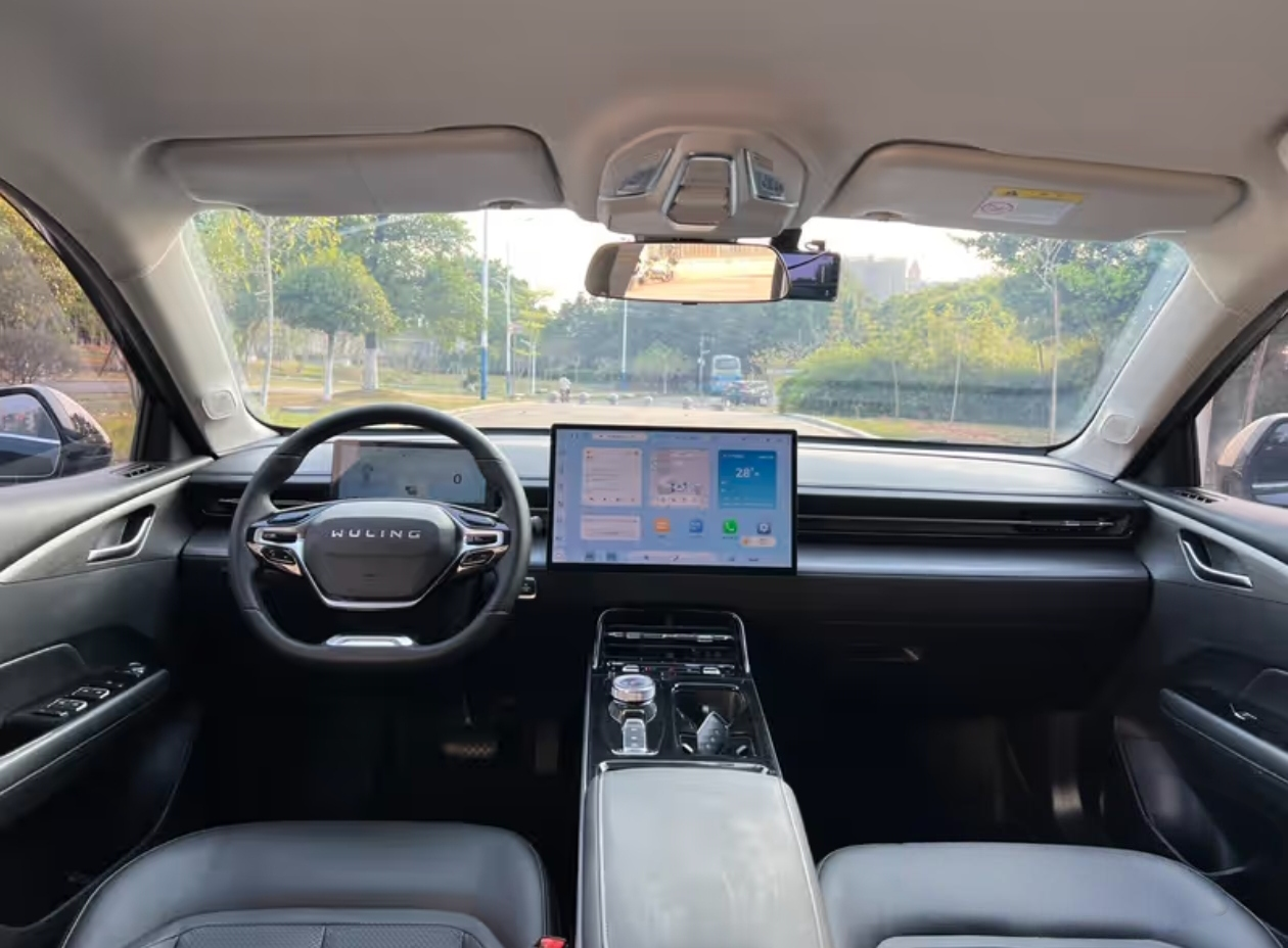 国民新能源轿车五菱星光：月薪5000养得起全家出行装得下(图4)