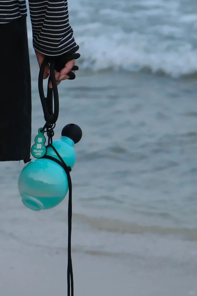 有人夸一下我的新水杯吗？超酷喝水体验情绪价值拉满(图9)