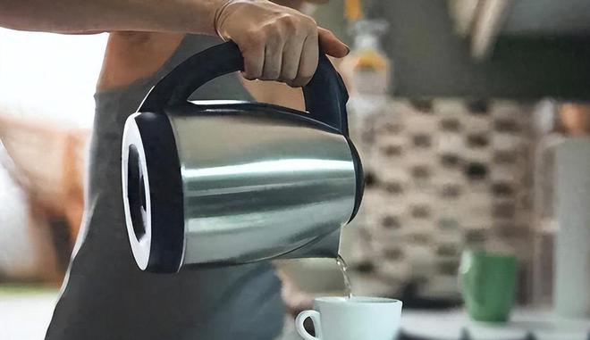 世卫组织呼吁：停止使用电热水壶否则会诱发癌症？真相来了！(图1)