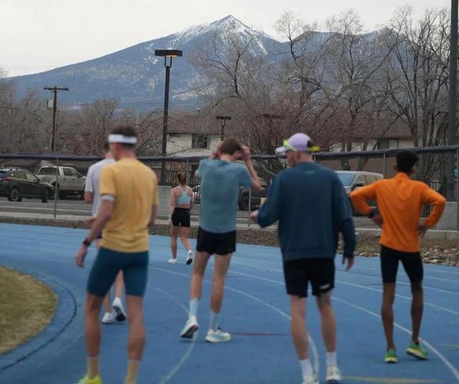 穿HOKA挤晨跑局是创投圈的入场券(图4)