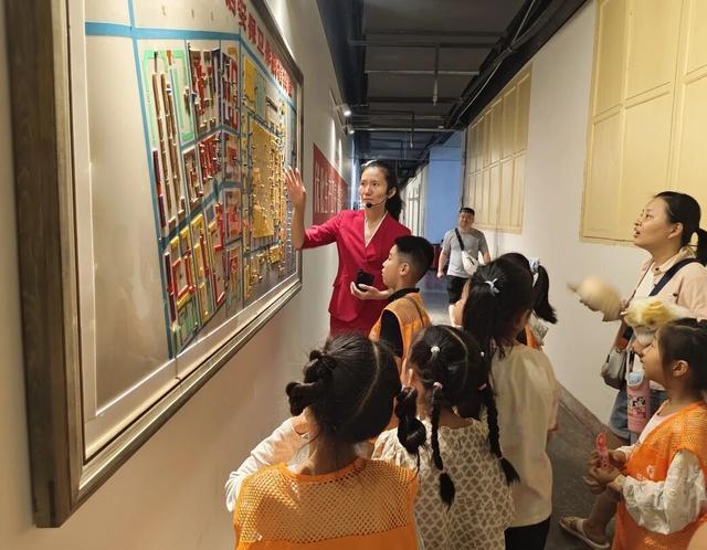 花样小记者：探寻郑州符号 触摸国棉记忆(图3)